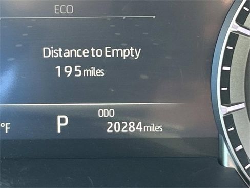 Used 2024 Toyota Highlander LE image 30