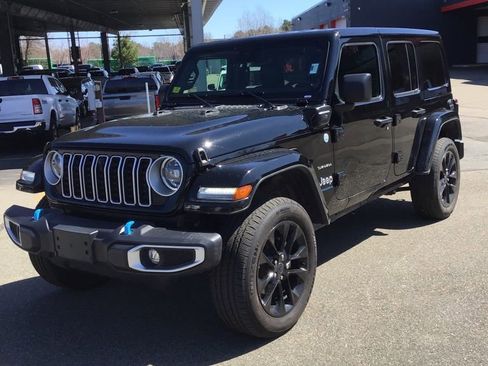 Used 2024 Jeep Wrangler Unlimited Sahara w/ Technology Group image 1