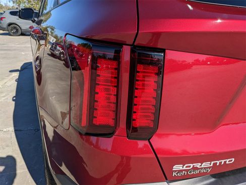 Certified 2023 Kia Sorento S image 13