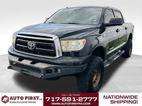 Used 2013 Toyota Tundra 4x4 CrewMax w/ SR5 Pkg image 6
