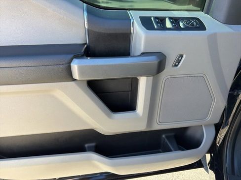 Used 2017 Ford F150 XLT image 7