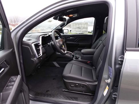 New 2026 GMC Canyon Elevation w/ Convenience Package image 12