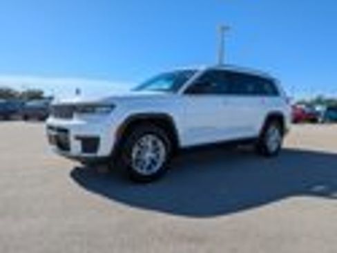 Used 2021 Jeep Grand Cherokee L Laredo w/ Luxury Tech Group I image 34