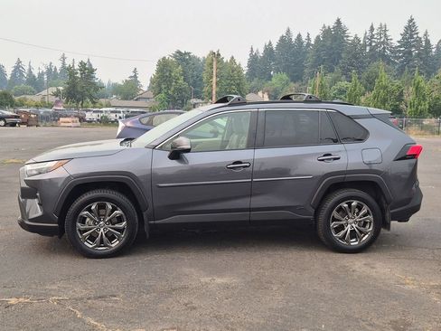 Used 2022 Toyota RAV4 XLE Premium AWD/4WD image 2