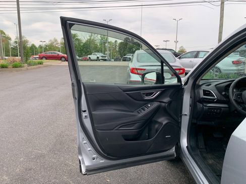 Used 2019 Subaru Forester Limited AWD/4WD image 11