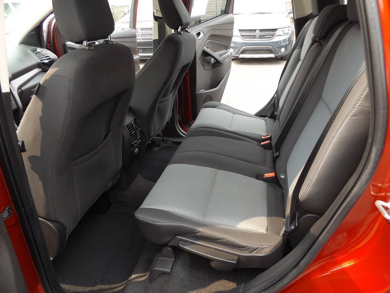 Used 2018 Ford Escape SE w/ SE Sync 3 Package AWD/4WD image 15