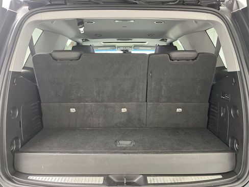 Used 2019 Cadillac Escalade Luxury AWD/4WD image 35