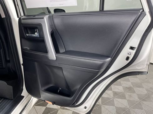 Used 2018 Toyota 4Runner Limited image 15