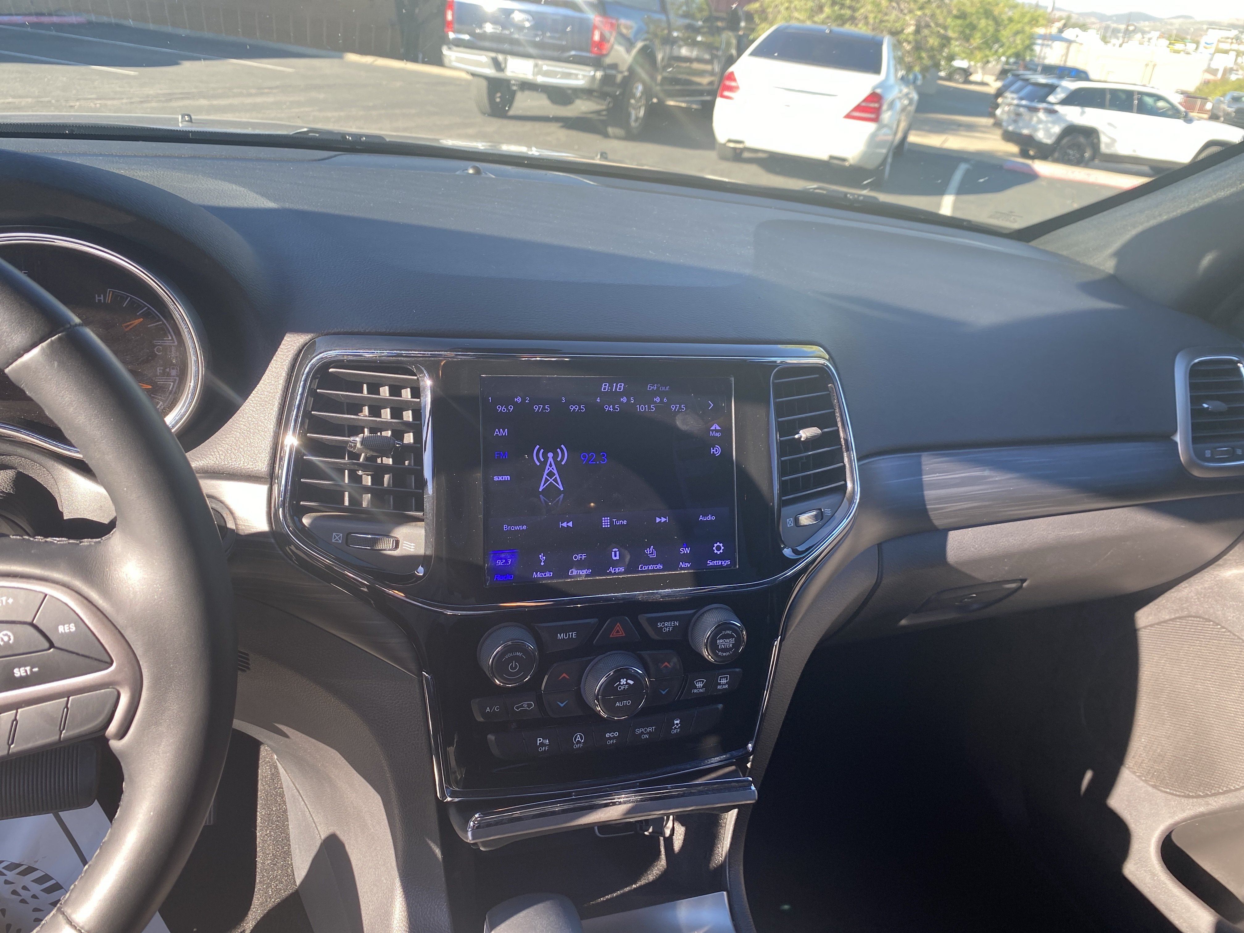 Used 2019 Jeep Grand Cherokee Altitude AWD/4WD image 17