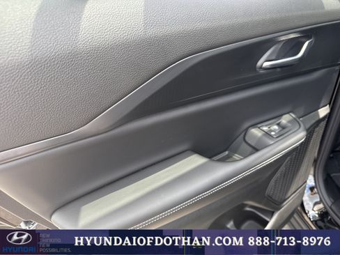 Used 2025 Jeep Grand Cherokee Laredo RWD image 11
