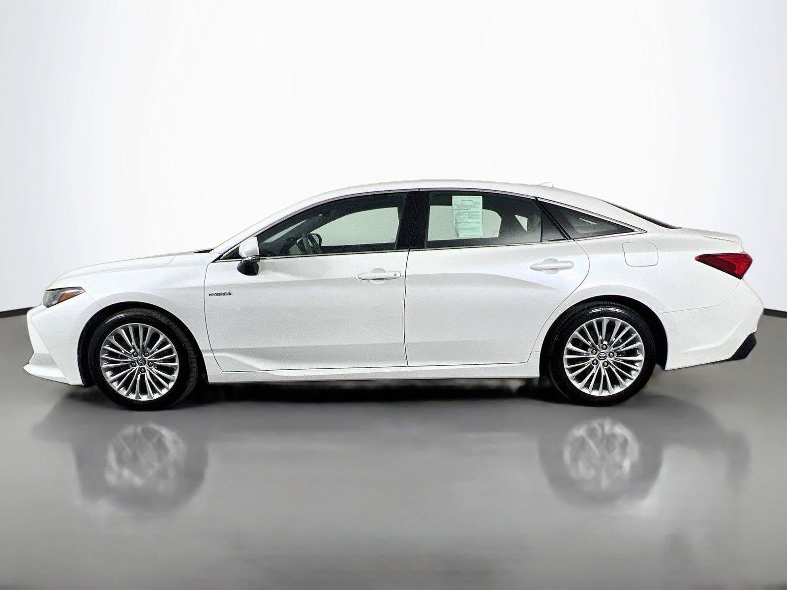 Used 2021 Toyota Avalon Limited w/ Advanced Safety Package FWD image 3