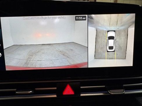 Used 2024 Hyundai Elantra Limited image 19