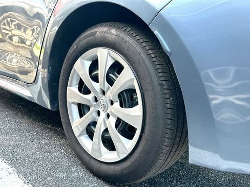 Used 2026 Toyota Corolla LE FWD image 4