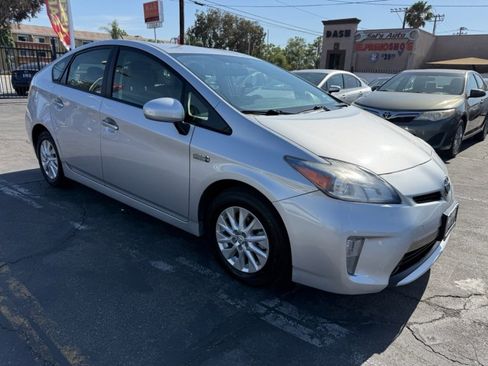 Used 2013 Toyota Prius Prime Plug-In Hybrid FWD image 5