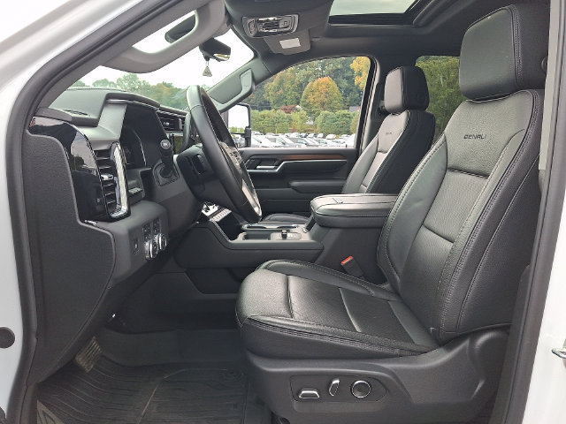Used 2025 GMC Sierra 2500 Denali w/ Denali Reserve Package AWD/4WD image 2