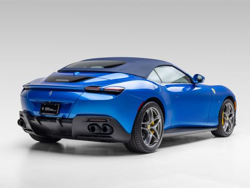 Used 2026 Ferrari Roma Spider RWD image 9