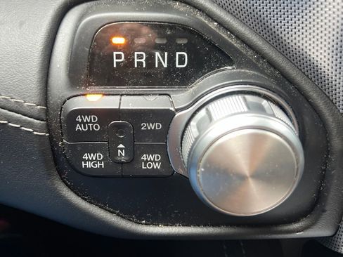 Used 2020 RAM 1500 Limited w/ Black Appearance Package AWD/4WD image 17