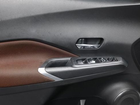 Used 2023 Nissan Kicks SR w/ Exterior Package FWD image 13