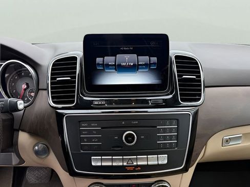 Used 2018 Mercedes-Benz GLE 350 4MATIC image 19