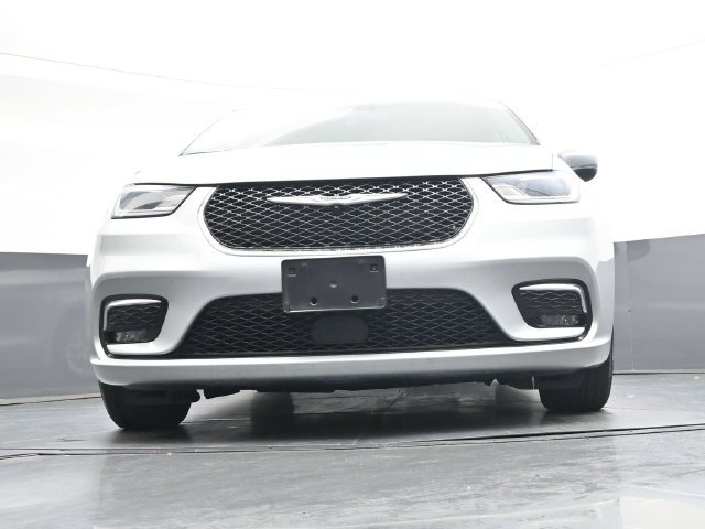 Used 2023 Chrysler Pacifica Touring-L FWD image 37