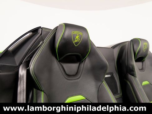 Used 2021 Lamborghini Huracan EVO image 36