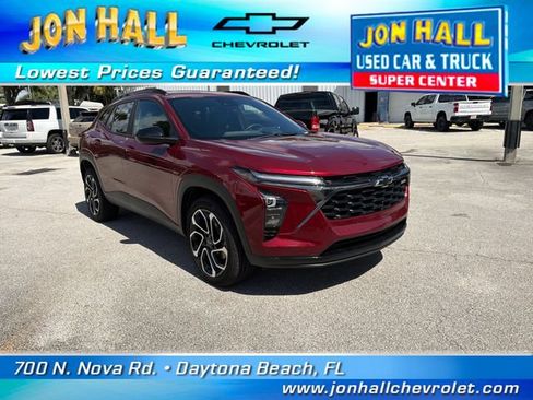 Used 2025 Chevrolet Trax RS w/ Sunroof Package FWD image 1