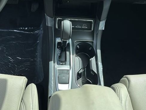 New 2025 Subaru Ascent Limited image 17