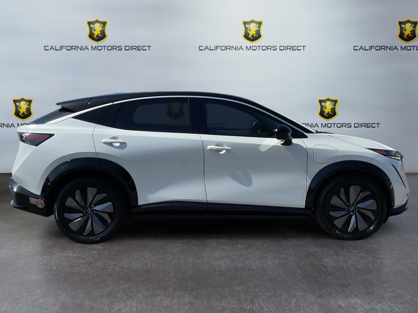 Used 2023 Nissan Ariya FWD image 4