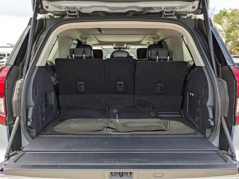 Used 2025 Ford Expedition Platinum AWD/4WD image 13