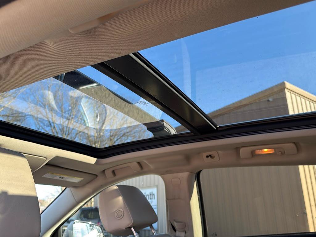 Used 2012 Cadillac SRX Performance FWD image 16
