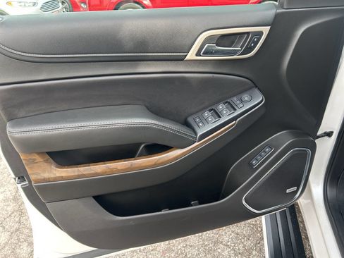 Used 2018 GMC Yukon XL Denali w/ Denali Ultimate Package image 10