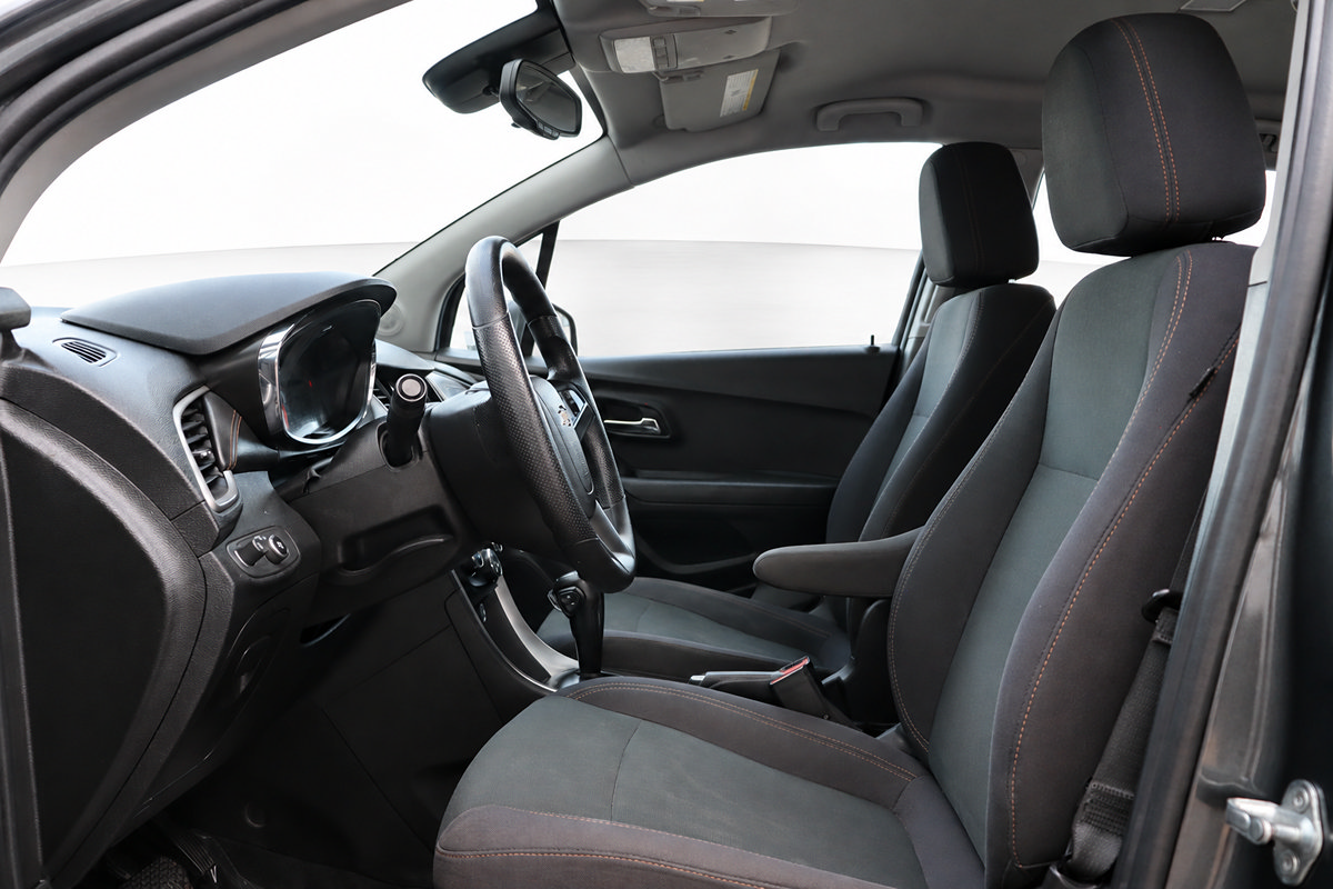 Used 2019 Chevrolet Trax LS FWD image 25