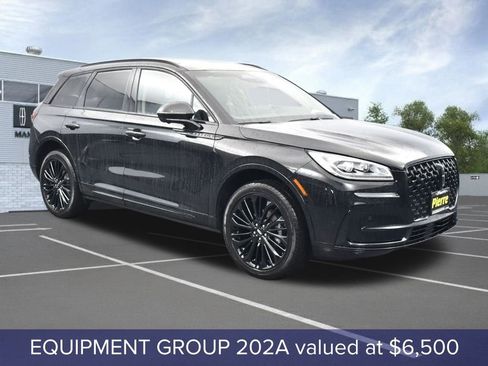 New 2025 Lincoln Corsair Reserve w/ Equipment Group 202A image 3