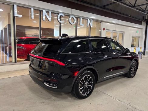 Used 2024 Lincoln Nautilus Premier w/ Equipment Group 102A AWD/4WD image 3