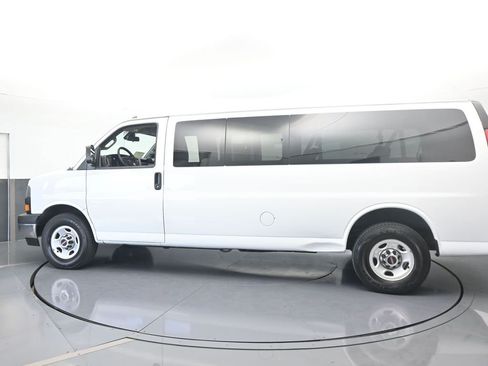 Used 2020 GMC Savana 3500 LT w/ LT Preferred Equipment Group image 3