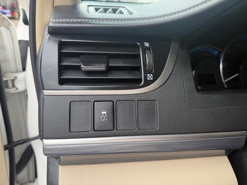 Used 2012 Toyota Camry XLE image 18