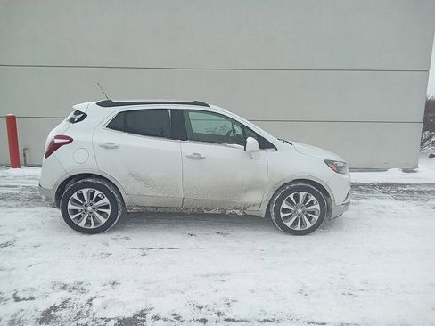Used 2020 Buick Encore Preferred image 3