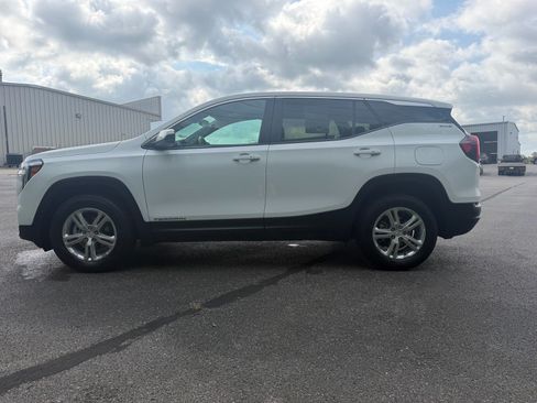 Used 2024 GMC Terrain SLE AWD/4WD image 9