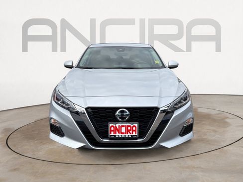 Used 2022 Nissan Altima 2.5 SV w/ SV Premium Package image 5