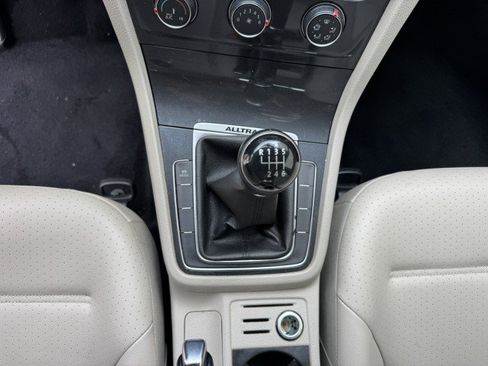 Used 2019 Volkswagen Golf Alltrack S AWD/4WD image 25