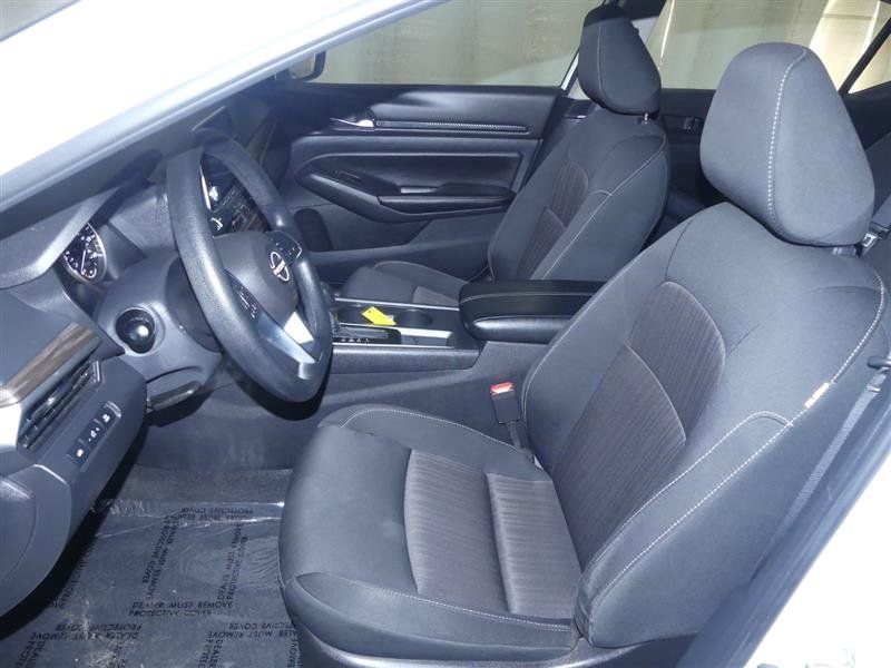 Used 2025 Nissan Altima 2.5 SV FWD image 20
