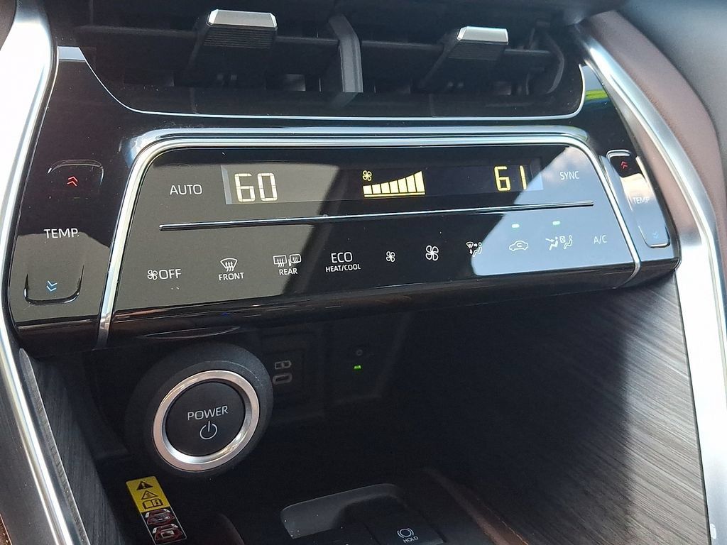 Certified 2023 Toyota Venza Limited AWD/4WD image 16