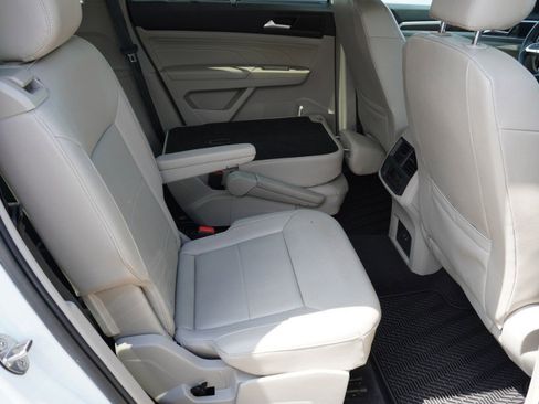 Used 2021 Volkswagen Atlas SE image 12