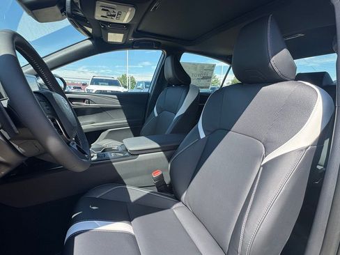 New 2025 Toyota Camry Hybrid AWD/4WD image 8