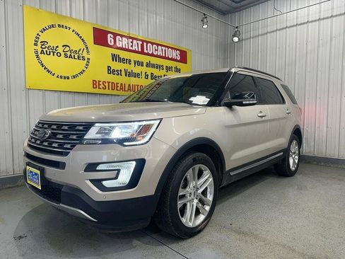 Used 2017 Ford Explorer XLT w/ Equipment Group 202A AWD/4WD image 1