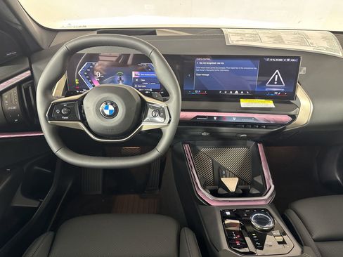 Used 2025 BMW X3 xDrive30i w/ Premium Package image 4