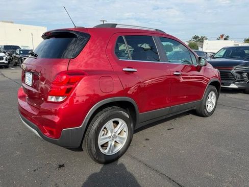 Used 2018 Chevrolet Trax LT w/ Sun & Sound Package AWD/4WD image 6