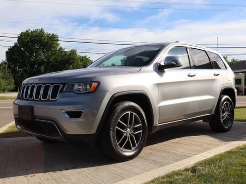 Used 2018 Jeep Grand Cherokee Limited AWD/4WD image 7