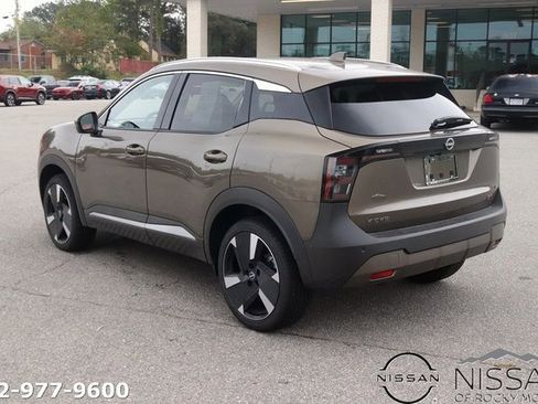 Certified 2025 Nissan Kicks SR image 5