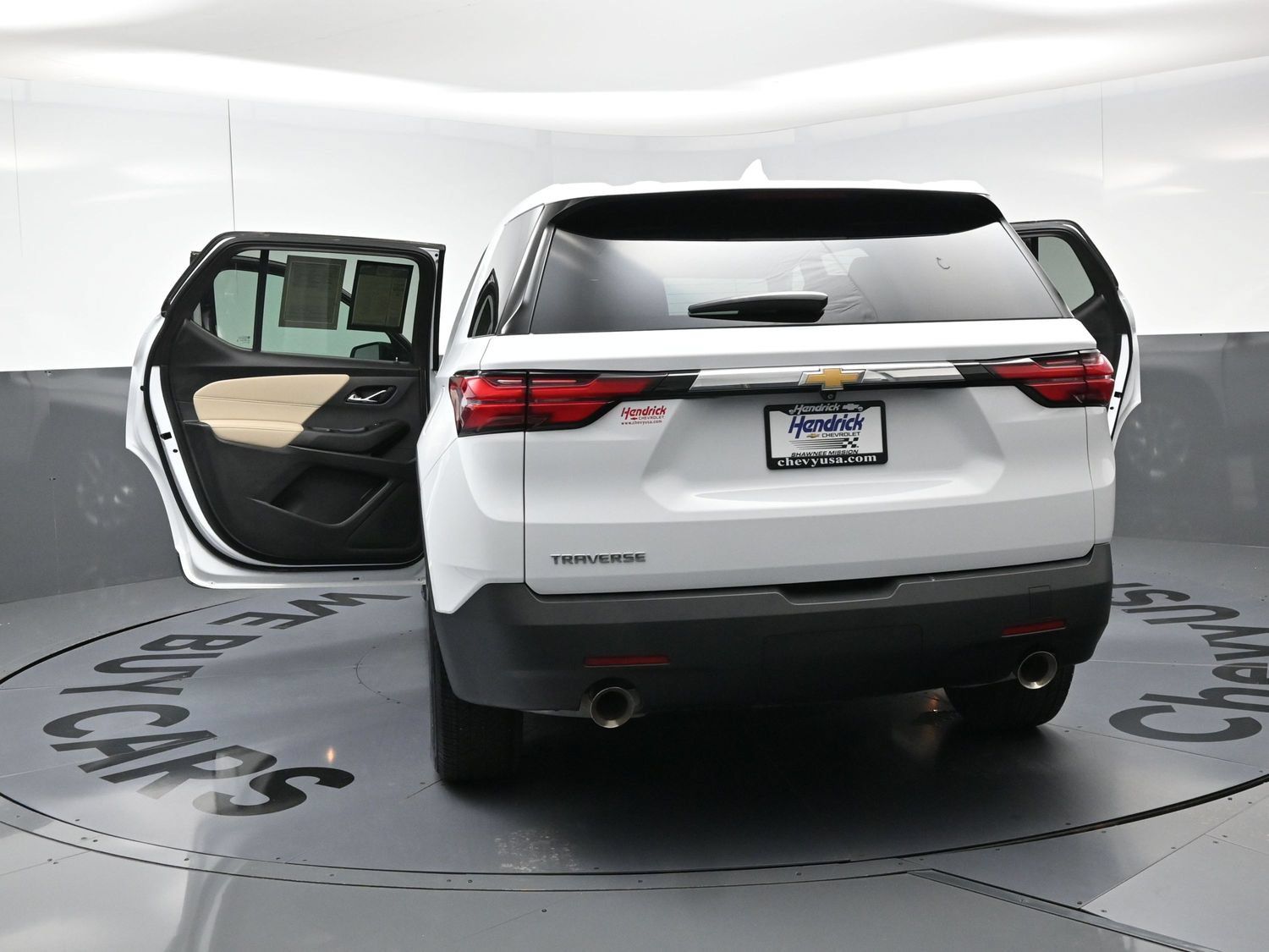 Used 2022 Chevrolet Traverse LS FWD image 27